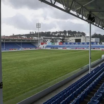 Feirense-Ac. Viseu com entrada gratuita para quem entregar bens à porta do estádio