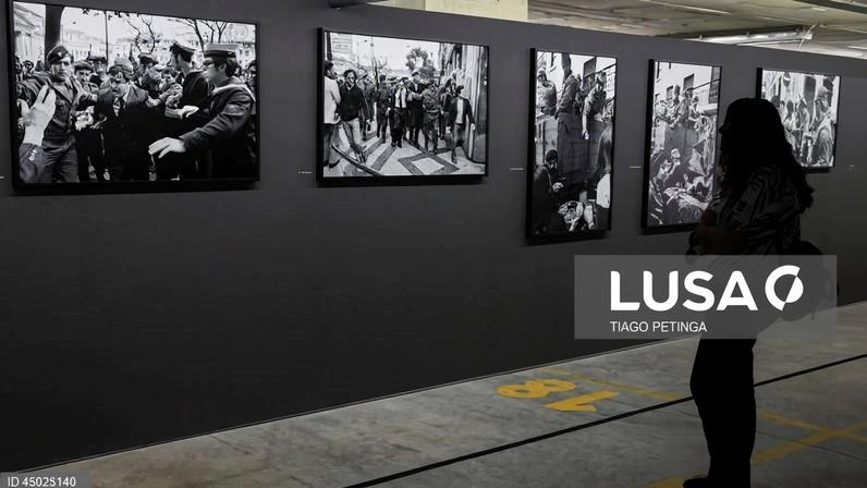 Exposição de fotografia que traz a Portugal o olhar estrangeiro sobre a revolução de Abril patente a partir de sábado