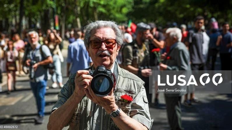 Morreu Eduardo Gageiro, fotojornalista da realidade do país e do 25 de Abril, aos 90 anos