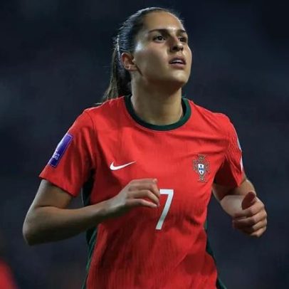 Kika Nazareth celebra regresso a casa ao representar pela Seleção
