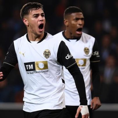 Saída de Anselmi facilita Barrenechea no Benfica; negociações com FC Porto