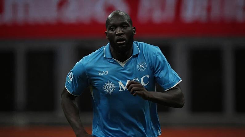 Romelu Lukaku ao serviço do Nápoles
