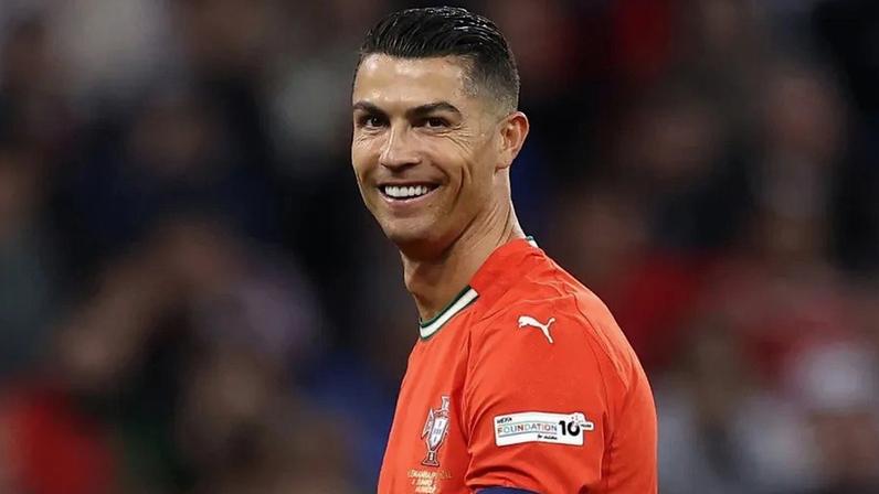 Craque português fez anúncio com publicação nas redes sociais