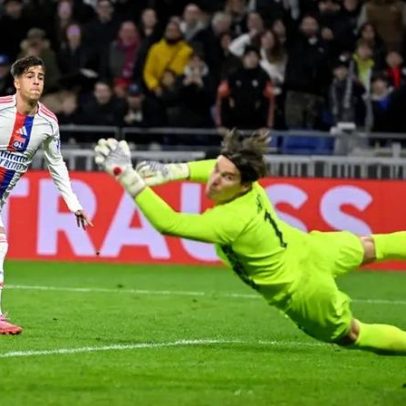 Fonseca elogia Moreira: trio de centrais acrescenta mais ataque ao Lyon