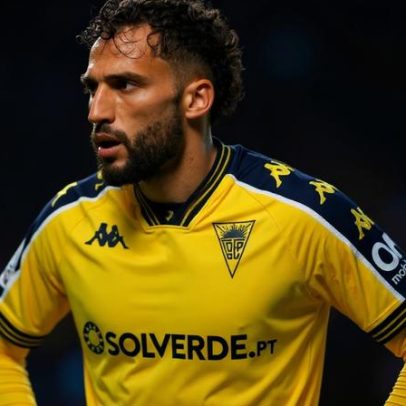 Guitane estreia-se pela seleção sui generis do Estoril e desperta interesse