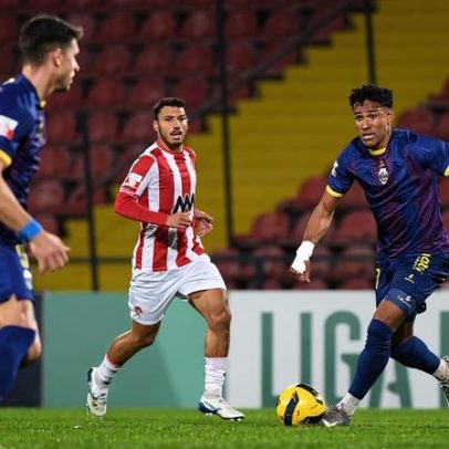 Crónica da A Bola mergulho no Mar da (in)felicidade