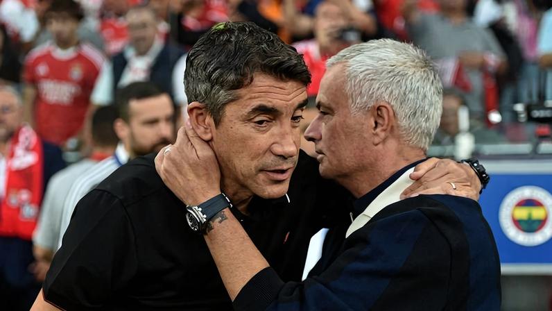 Benfica: método chicote teve resposta mais rápida com Lage do que com Mourinho