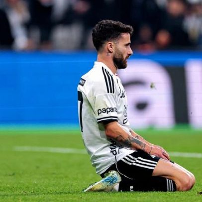 Adepto pede a Rafa que fique no Besiktas, no meio da estrada: é perigoso