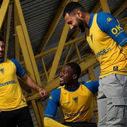 Estoril visita o Dragão com camisola da Itália de 2000