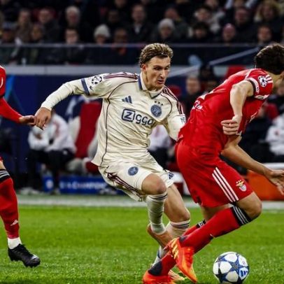 Jogador do Ajax elogia José Mourinho: diz que é muito bom