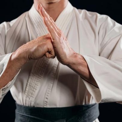 Mestre de artes marciais detido por abuso sexual de menores em Loures