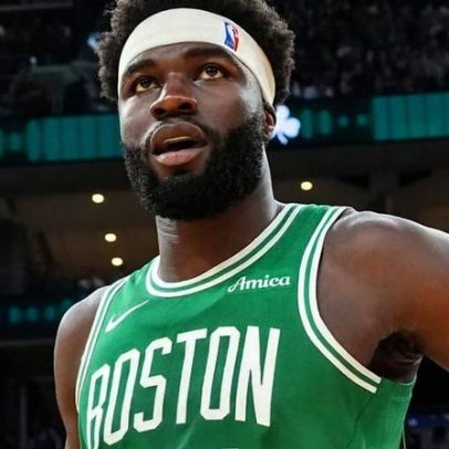 Neemias faz afundanço em vitória dos Celtics