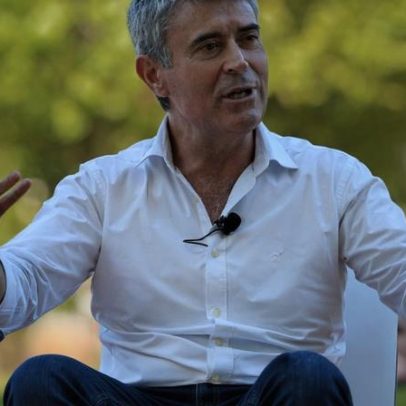 Carneiro desafia Montenegro sobre nova coordenação da emergência hospitalar