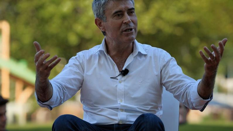Carneiro desafia Montenegro sobre nova coordenação da emergência hospitalar