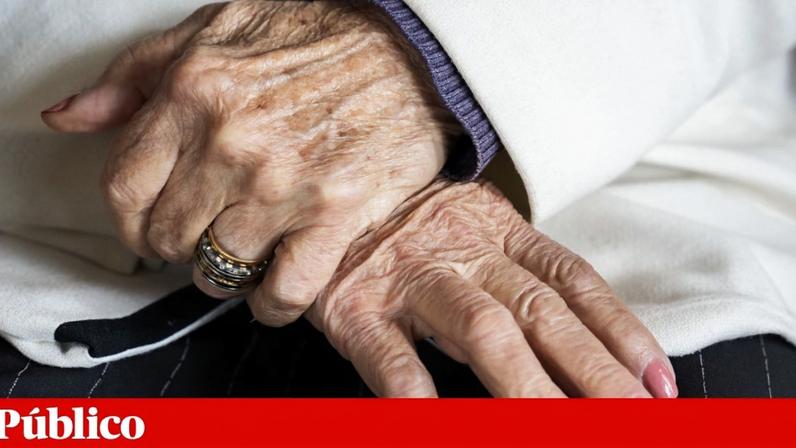 Portugal tem menos camas e cuidadores para idosos, diz OCDE