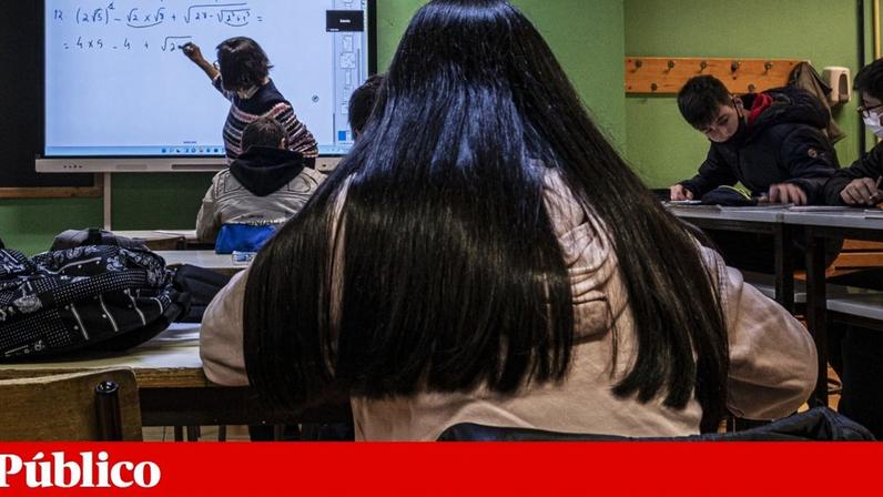Estado não garante todos os professores, mas promete tutores digitais