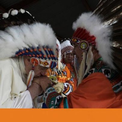 Vaticano devolve 62 artefactos aos povos indígenas do Canadá após cem anos
