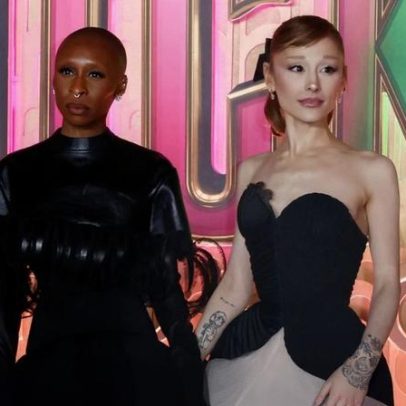 Homem que agarrou Ariana Grande na estreia de Wicked banido de Singapura