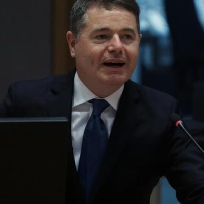 Ministros de Finanças da Grécia e Bélgica disputam presidência do Eurogrupo
