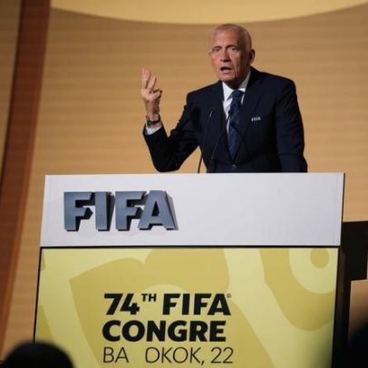FIFA pondera nova regra para reduzir perda de tempo no jogo