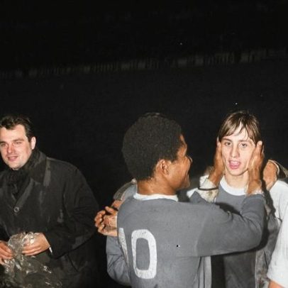 Sair do zero frente a um Ajax em crise e o comentário sobre Farioli