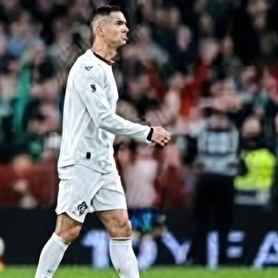 Relatos internacionais sobre a expulsão de Ronaldo do papelão ao gesto