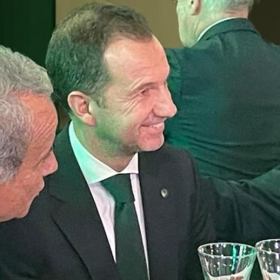 Varandas comenta canto nos Açores, parece toupeira no relvado