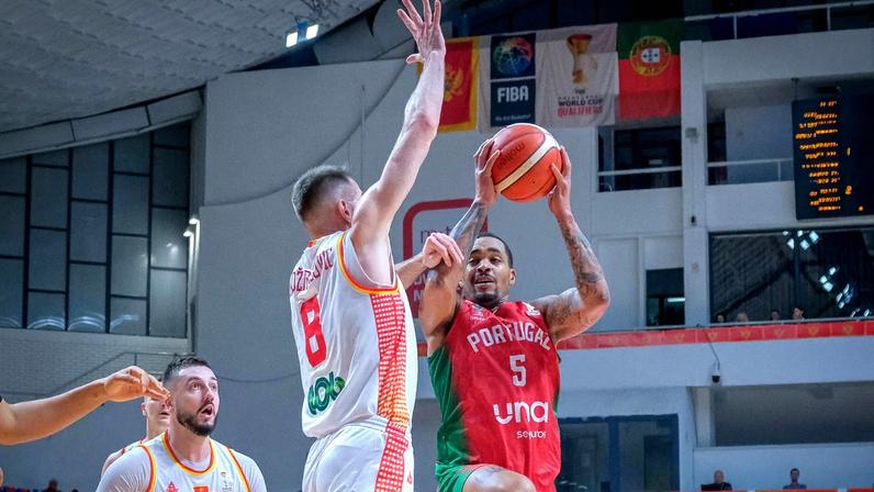 Travante Williams foi o melhor marcador do jogo contra Montenegro, com 16 pontos - Foto: FIBA