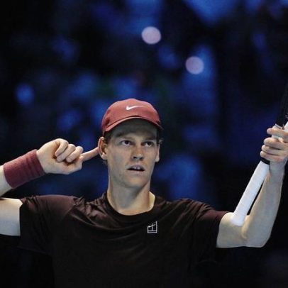 Sinner vence Alcaraz nas ATP Finals e fecha 2025 próximo do nº1