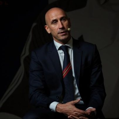 Ovos lançados a Rubiales e resposta imediata