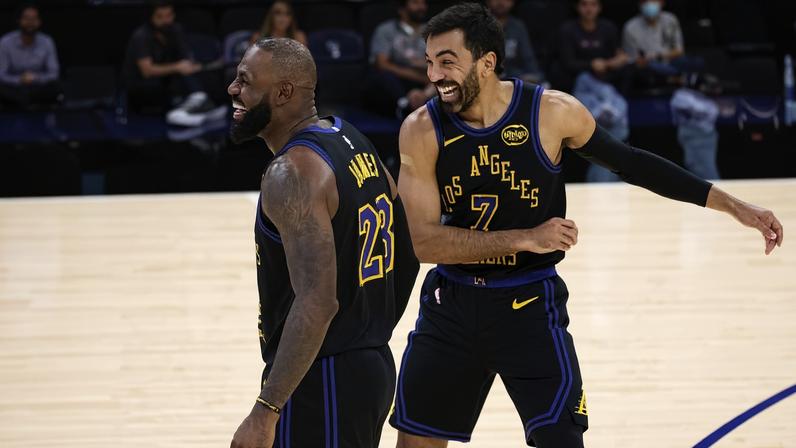 LeBron James começou inédita 23.ª temporada na NBA