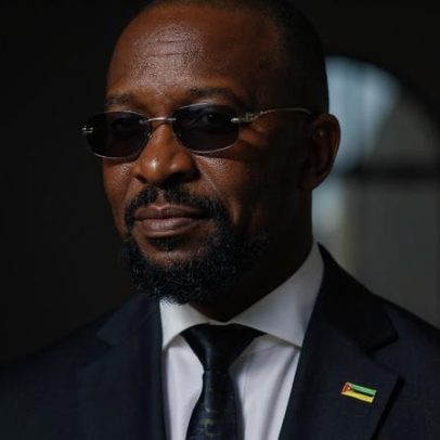 Moçambique reconhece grandes dificuldades na aquisição de equipamentos letais