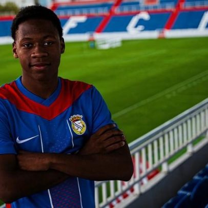 Alverca renova contrato com promessa que iniciou no Sporting