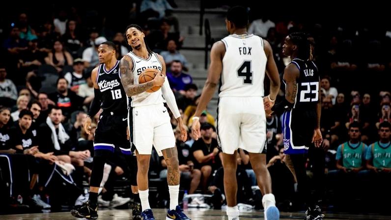 Spurs regressam às vitórias; Jazz vencem jogo com quase 300 pontos