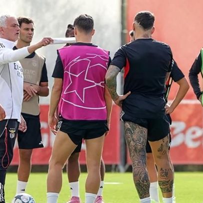 Benfica visita Ajax em busca dos primeiros pontos