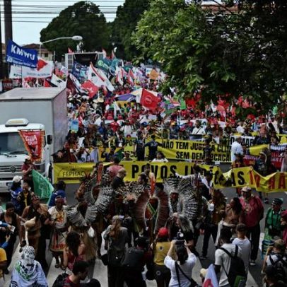 Protesto de 30 mil pessoas exige respostas das autoridades