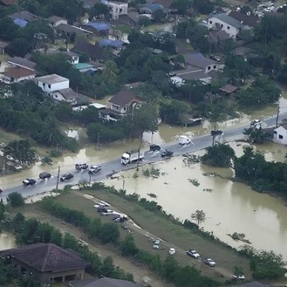 Cheias na Indonésia, Tailândia, Malásia e Sri Lanka já deixam 940 mortos