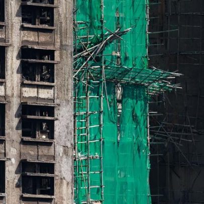Aluno detido após exigir responsabilidade política por incêndio em Hong Kong