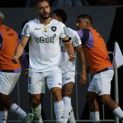 Arthur Cabral, ex-Benfica, com lesão crónica e jogo em sacrifício