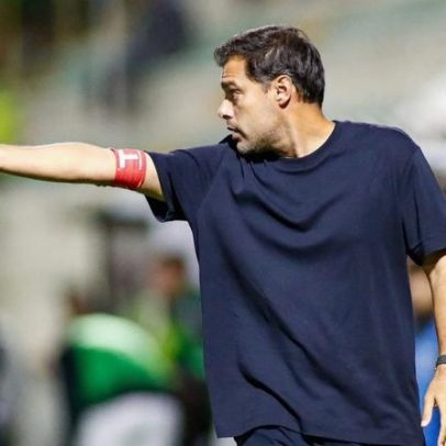 Treinador renova na Liga 2 com cláusula de 25 milhões de euros