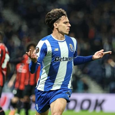 Gabri Veiga reacende a festa nas bancadas do Dragão
