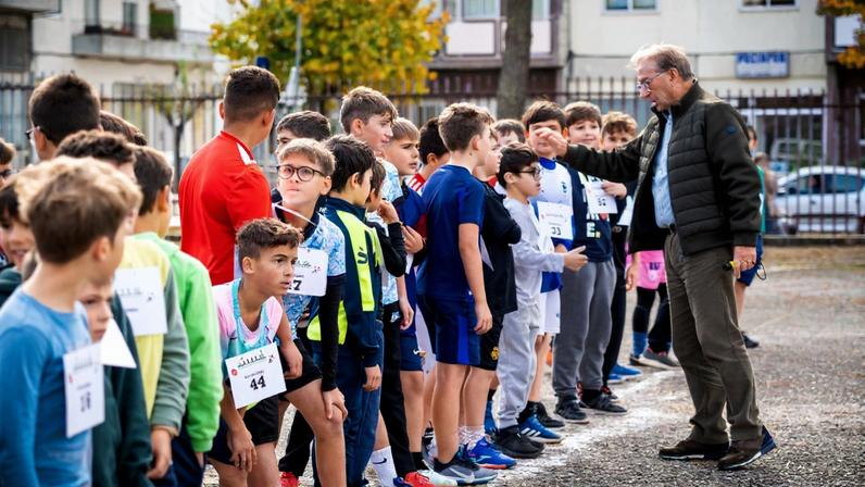 Pinhel: magusto na escola durante dia de corta-mato