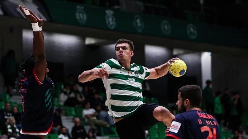 Kiko Costa remata à baliza no jogo entre o Sporting e o Marítimo - Foto: Sporting
