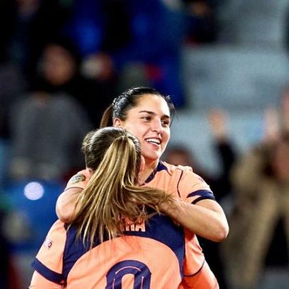 Kika Nazareth marca e faz assistência na goleada fora de casa do Barcelona