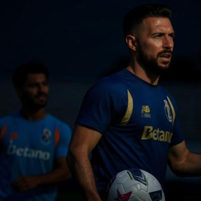 FC Porto: jogador titular fica em tratamento médico