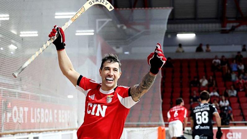 Águias, galos e leões vencem e pressionam dragões