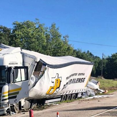 Condutor com AVC provoca despiste de veículo pesado na EN118