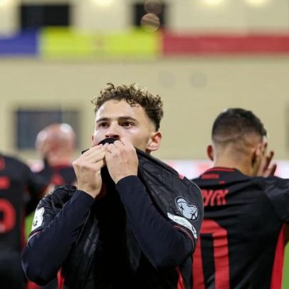 Albânia vence fora de casa e garante play-off