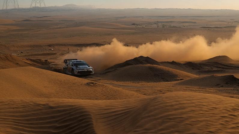 Ogier furou na última especial do dia na Arábia Saudita - Foto: IMAGO