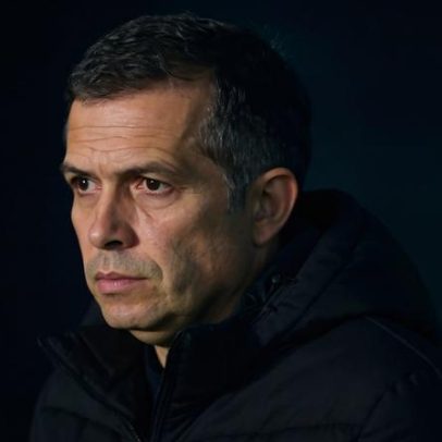 Luís Castro protesta em França: Ninguém respeita o nosso clube